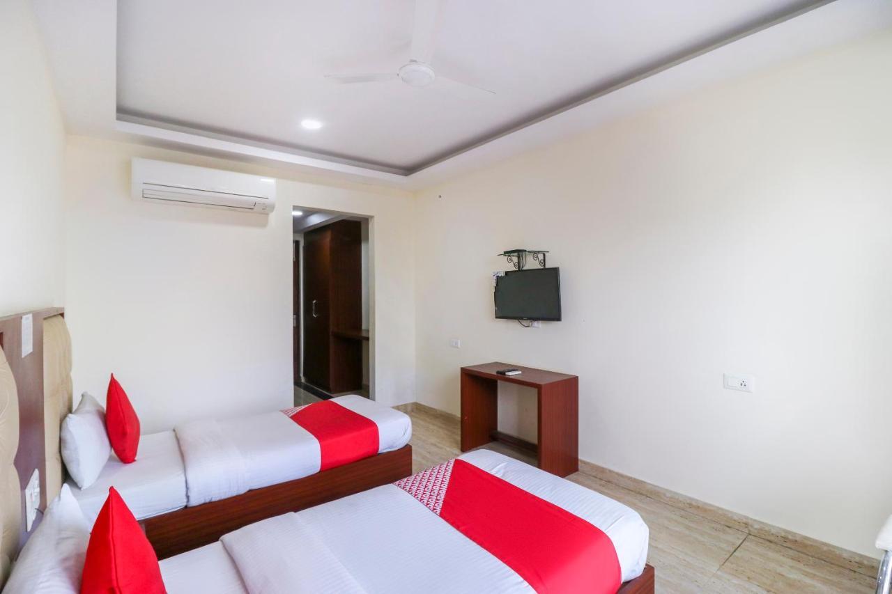 Oyo Flagship 69860 Mastana Palace Hotel Varanasi Exterior foto