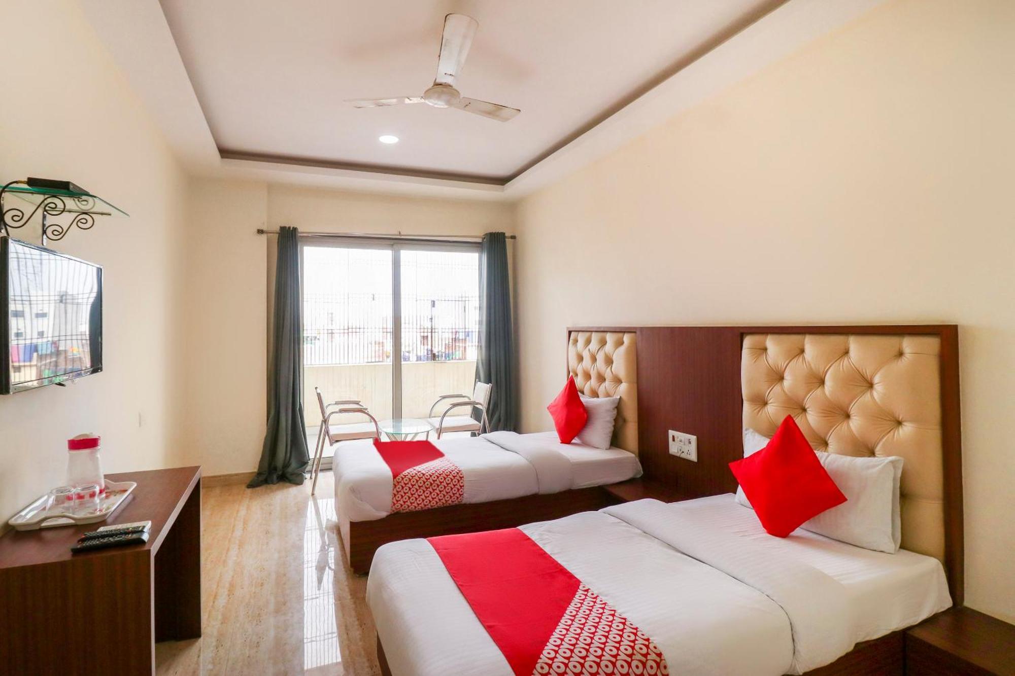 Oyo Flagship 69860 Mastana Palace Hotel Varanasi Exterior foto