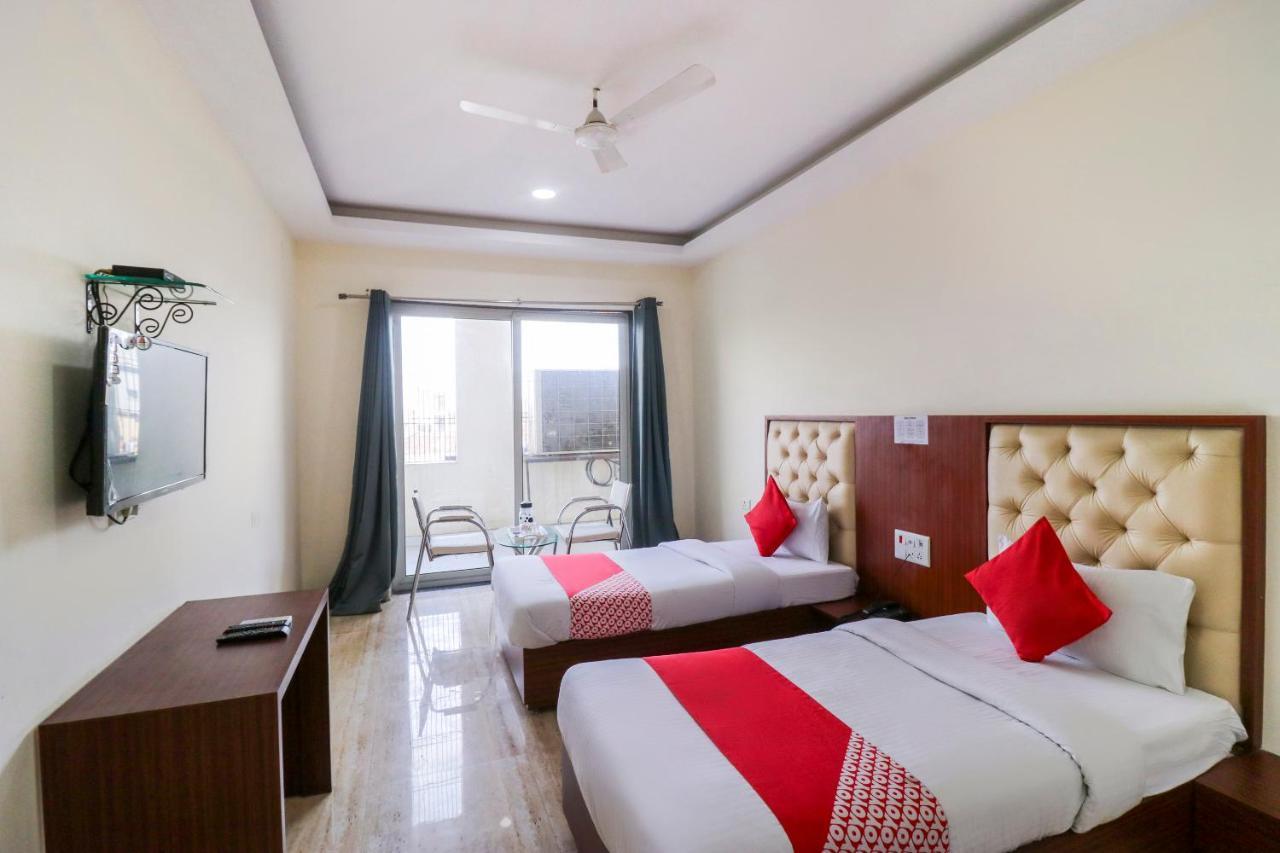 Oyo Flagship 69860 Mastana Palace Hotel Varanasi Exterior foto