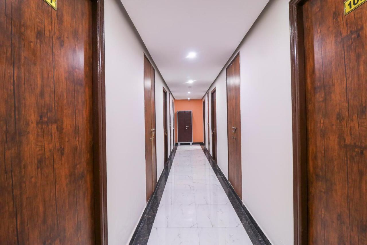 Oyo Flagship 69860 Mastana Palace Hotel Varanasi Exterior foto